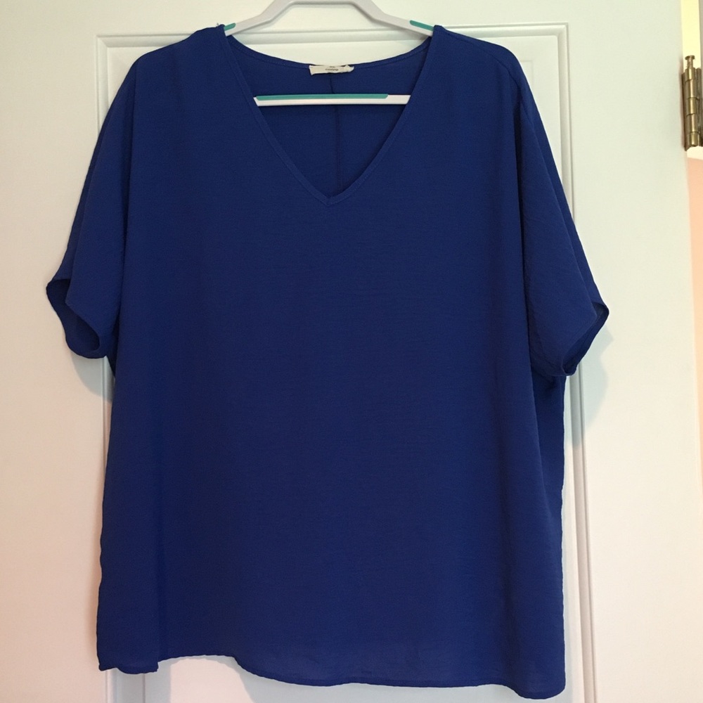 Woman’s 1x Entro Royal Blue Top